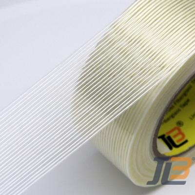 Strapazierfähiges, faserverstärktes Umreifungsband für industrielle Verpackungen und Bündelungen