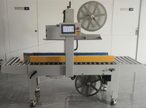 Automatischer Kartonverschließer
